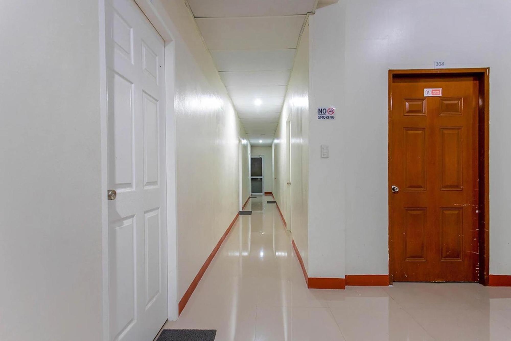 La Belladoza Near Airport Hotel Paranaque City Ngoại thất bức ảnh