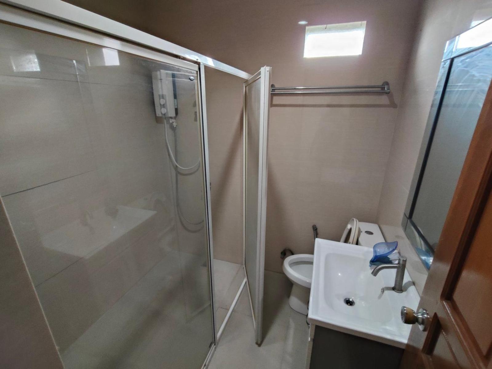 La Belladoza Near Airport Hotel Paranaque City Ngoại thất bức ảnh
