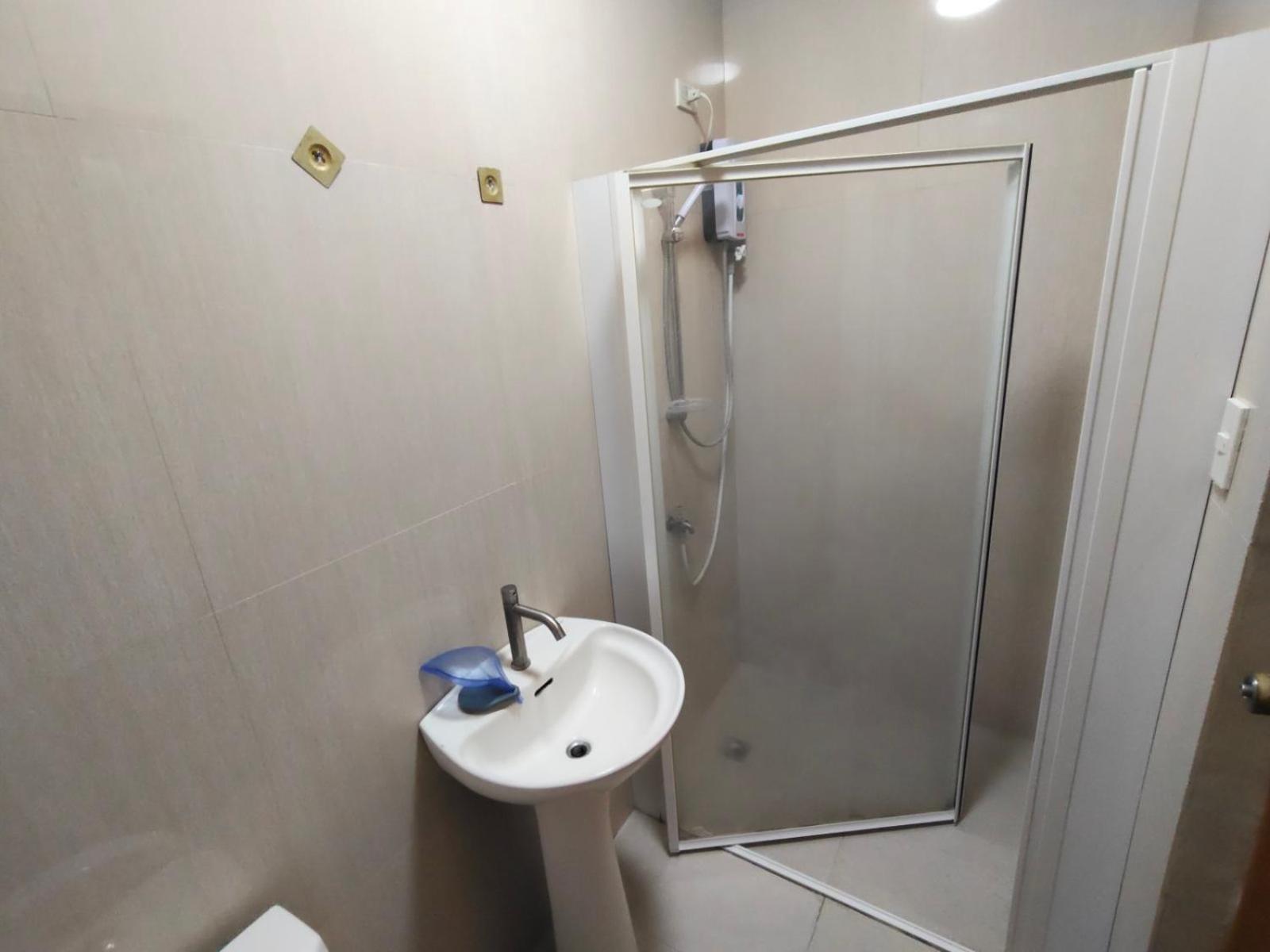 La Belladoza Near Airport Hotel Paranaque City Ngoại thất bức ảnh