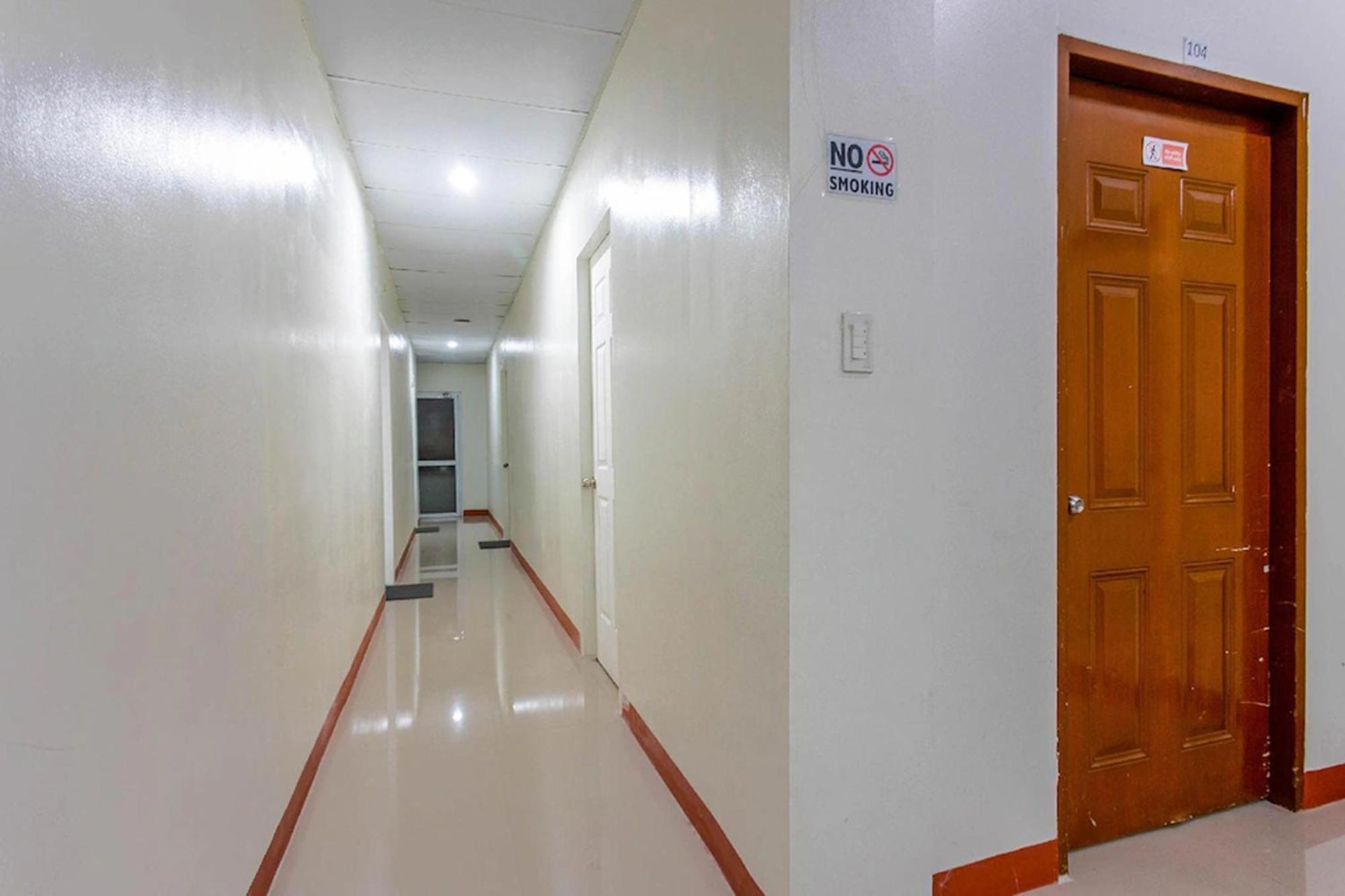 La Belladoza Near Airport Hotel Paranaque City Ngoại thất bức ảnh